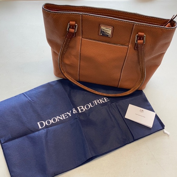 Dooney & Bourke Handbags - Dooney & Bourke Brown satchel tote Purse